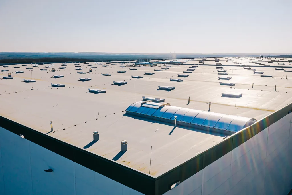 8 Key Steps to Industrial Roofing System Upkeep