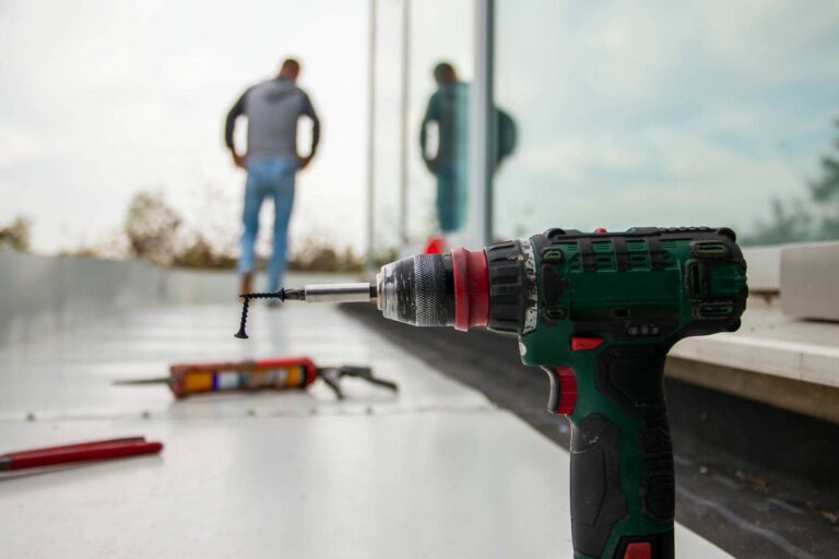 How to Handle Emergency Flat Roof Repairs Post-Storm