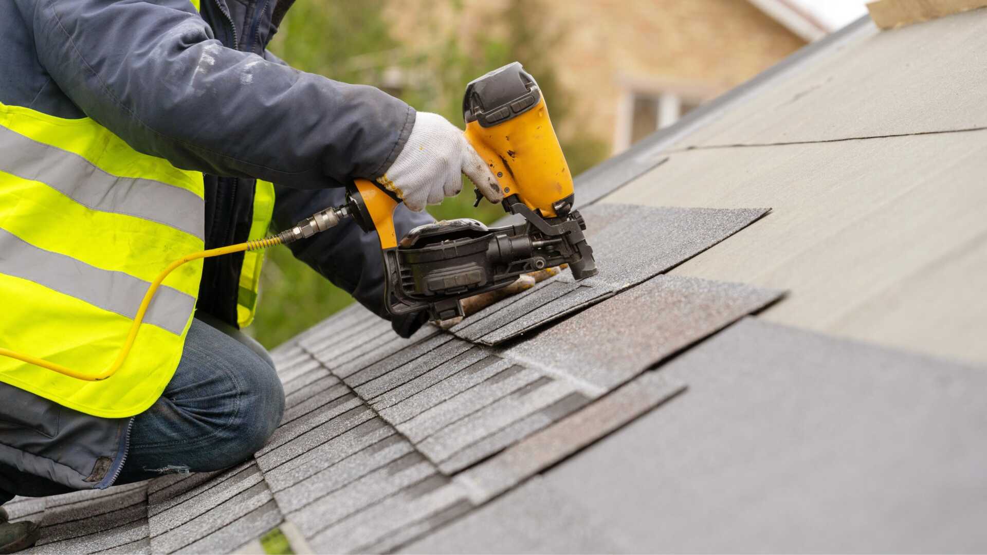 What to Do for Emergency Residential Roof Repair?