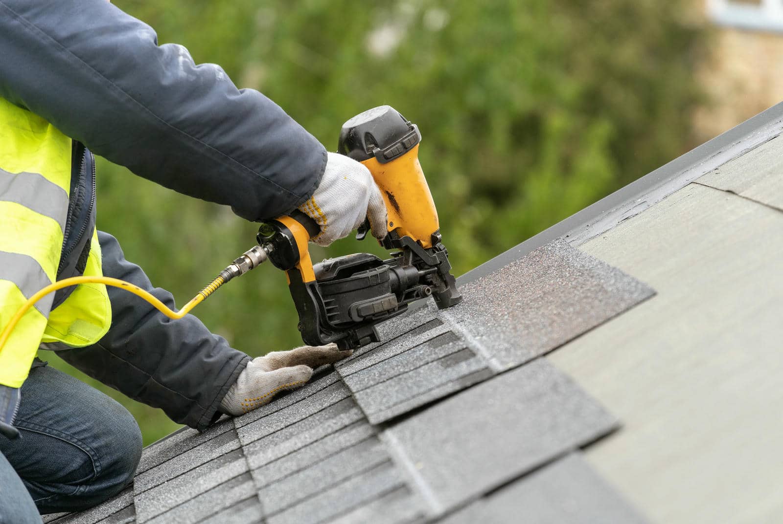 Expert Insights on Asphalt Shingle Vs Metal Roofing