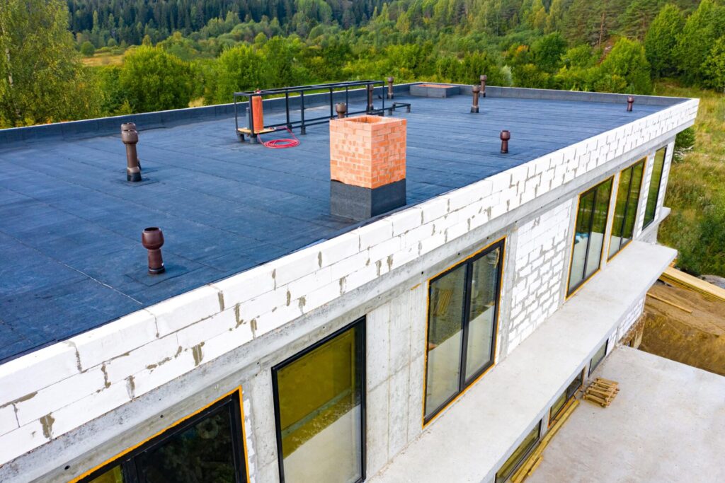 7 Best Materials for Flat Roof Replacement