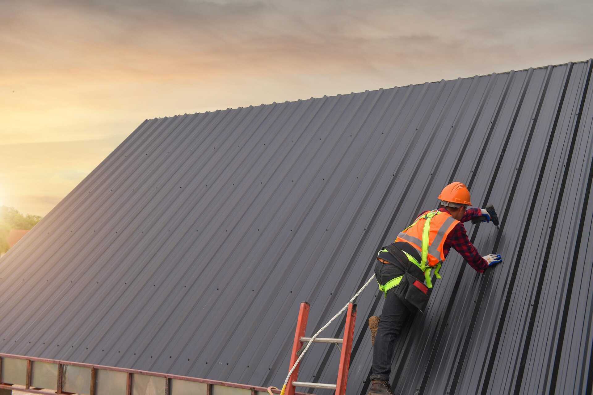 Maximizing Your Commercial Roof Maintenance With 7 Tips